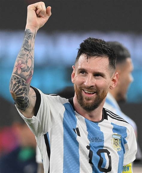 what age is messi 2022